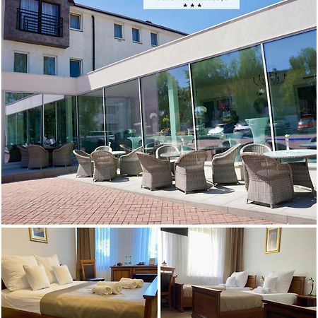 Hotel Constancja 쳉스토호바 외부 사진